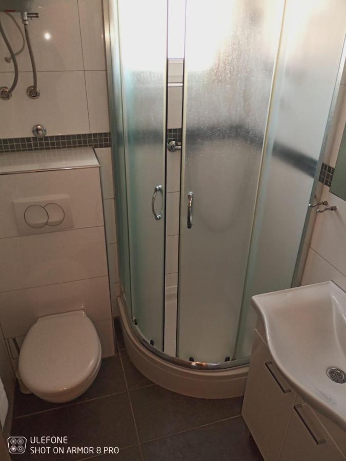 Abelia Pool View Studio Pula Luaran gambar